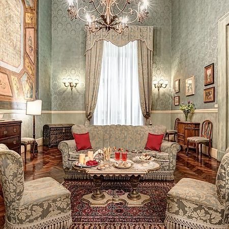 Arthouse Lady Marys Tribunali Luxury Suite Neapel Exterior foto