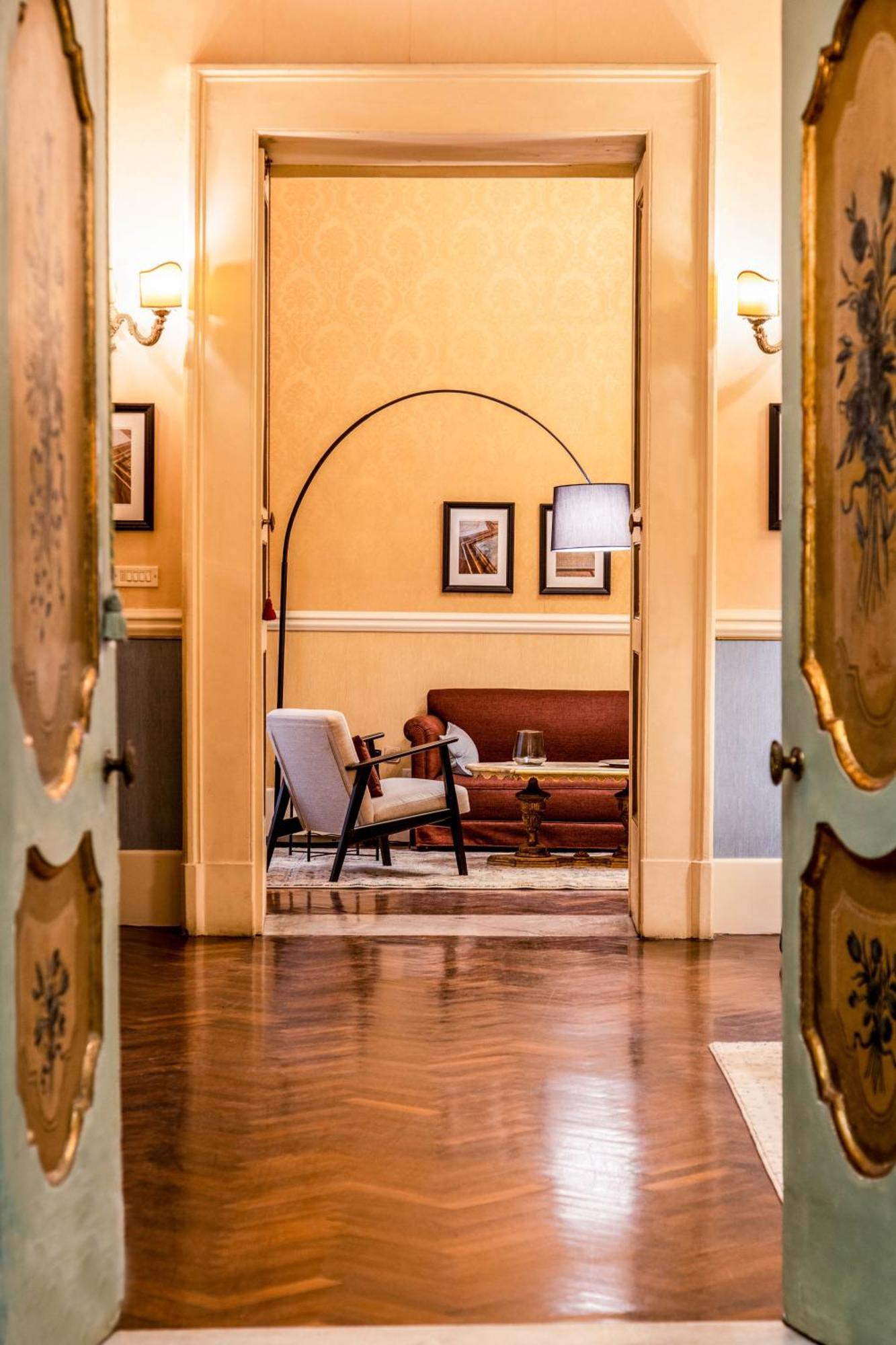 Arthouse Lady Marys Tribunali Luxury Suite Neapel Exterior foto