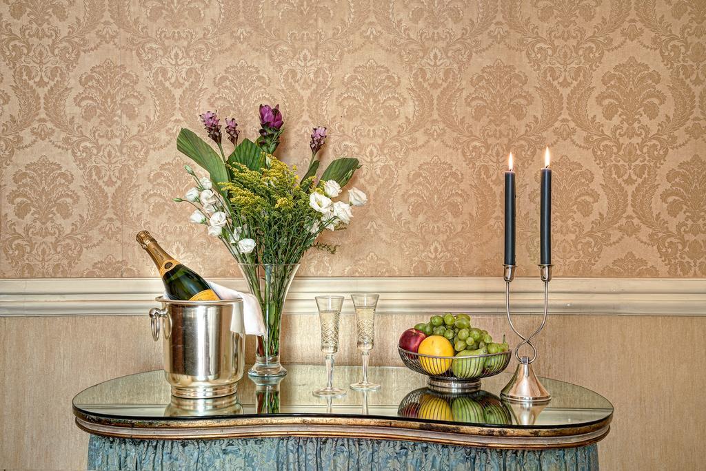 Arthouse Lady Marys Tribunali Luxury Suite Neapel Exterior foto